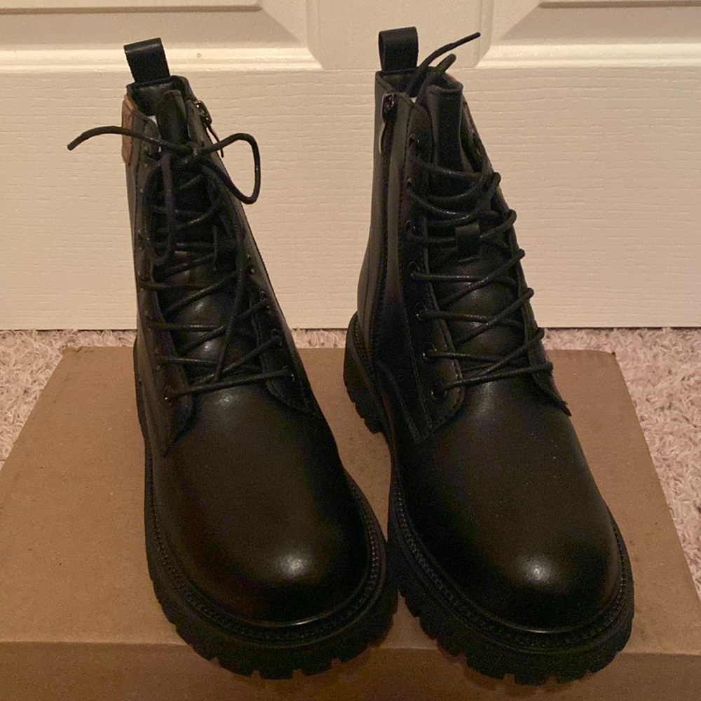 Leather boot